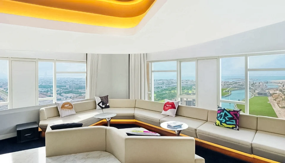 وی هتل دبی کیوریو کالکشن با هیلتون